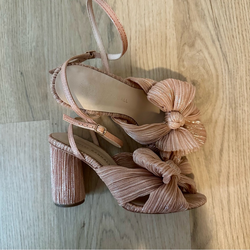 Loeffler Randall Camellia Bow Heels in peach, size 5.5
